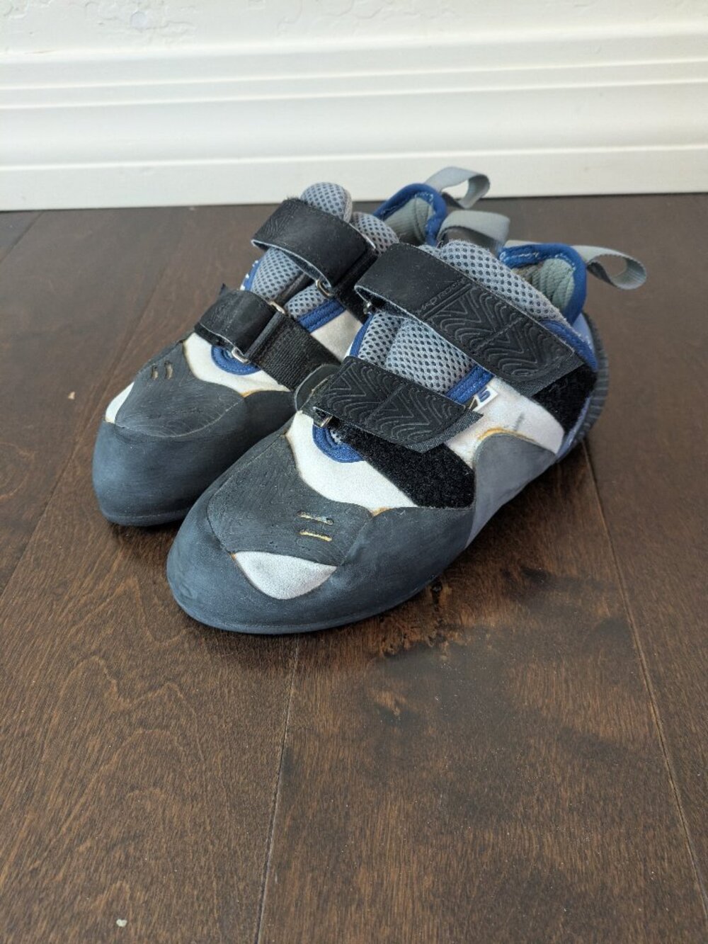 Mad Rock M5 Rock Climbing Shoes White/Blue Size 38.5 Snug Fit